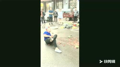 小伙吃瓜绝技视频在线观看,揭秘小伙吃瓜绝技，在线观看一饱眼福