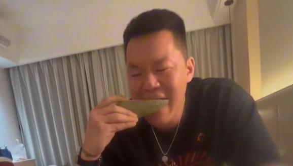 吃瓜视频吃到自己