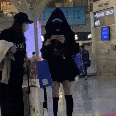 八岁姐姐吃瓜视频