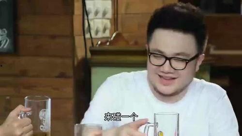 采访路人吃瓜搞笑视频,路人吃瓜搞笑瞬间，笑翻众人